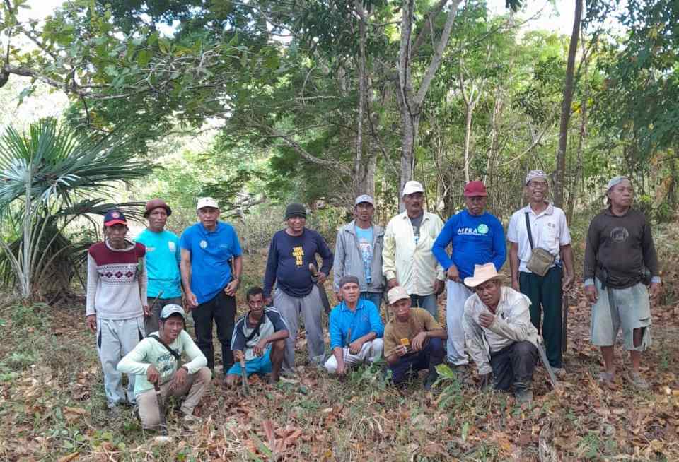 Sara Barata Kahedupa Pantau Hutan Ihi, Jaga Warisan Adat dan Kelestarian Alam